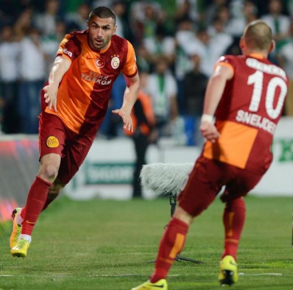 sabri o kadar srad, enteresan ki bu kadar iyi futbolun zerine bir de dner kendi kalesine atarsa armayn