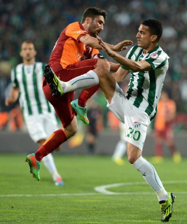 Sabri reyiz hayatinin macini oynuyor