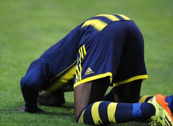 Gol attktan sonra dil karanlarn deil, secde yapanlarn takmdr Fenerbahe