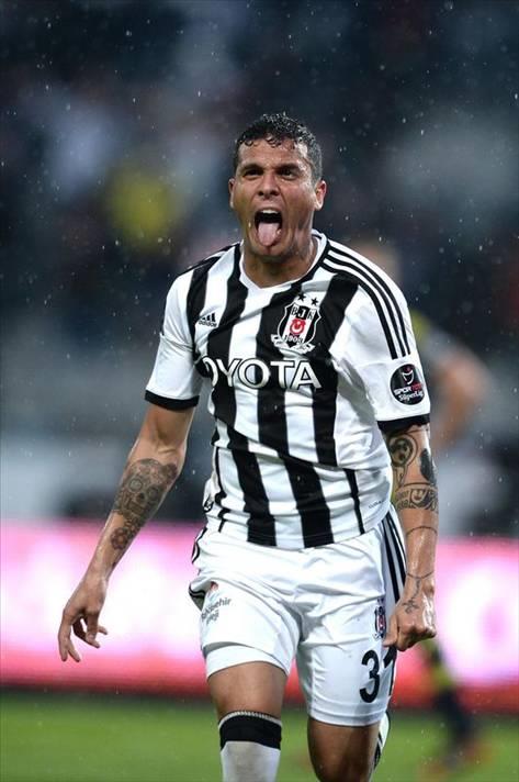 Fenerbahe depreme dayankl ev gibidir. Sallanr ama ne olursa olsun yklmaz