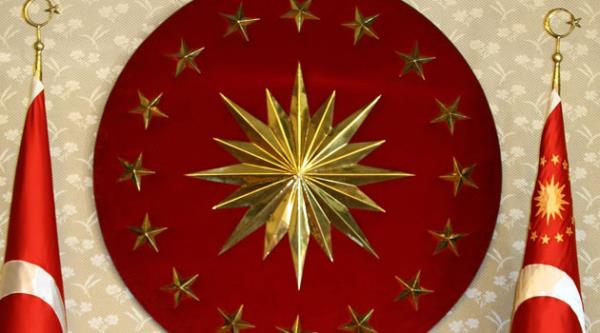 19. 11 cumhurbakanndan 6's asker, 5'i sivil kkenlidir. Demek ki, askerler arlklarn korumakta. Toplam 56 ylmz asker kkenli, 35 ylmz ise sivil kkenli cumhurbakanlarnn ynetimlerinde gemi (brakrlarsa eitlik iin 2035'i beklememiz gerekecek).