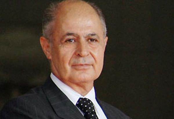 <p><b>7. Ka yl grev yaptlar?:</b></p>   Atatrk ak ara nde (4 seimde toplam 15 yl, 11 gn). Onu nn takip ediyor (4 seimde 11 yl, 6 ay, 11 gn). Arkadan Bayar geliyor (3 seimde 10 yl, 5 gn). Bu ly, toplam 9 yl, 1 ay, 28 gnlk devlet bakanl art cumhurbakanlyla Evren izliyor (2 yl, 28 gn darbe sonras fiil devlet bakanl olmak zere). Sunay, Korutrk ve Demirel tam 7'er yl grevde kaldlar. Sezer ise 7 yllk sresinin zerine yaklak 3,5 ay (102 gn) eklemi oldu. Cumhurbakanl makamnda en az kalanlar ise Grsel ve zal oldu. Grsel 4 yl, 5 ay, 18 gn, zal ise 3 yl, 5 ay, 8 gn cumhurbakanl yaptlar. Yalnz Grsel'in sresi iki defada bu toplama ulamakta olup ilk defas MBK kararyladr. Bu atanmlk sresi toplamdan karldnda toplamda en az grev yapan zal deil, 3 yl, 1 ay, 5 gnle Grsel?dir.