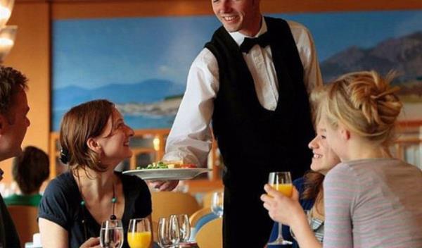 <p>4. Ne istedi�inizi �srarla vurgulad���n�z halde kaale almayan garson... </p>  Oysa ben demi�tim m�s�r olmayacak diye ama arkada�lar unutmu�... H� h� kesin arkada�lar�n�n hatas�.