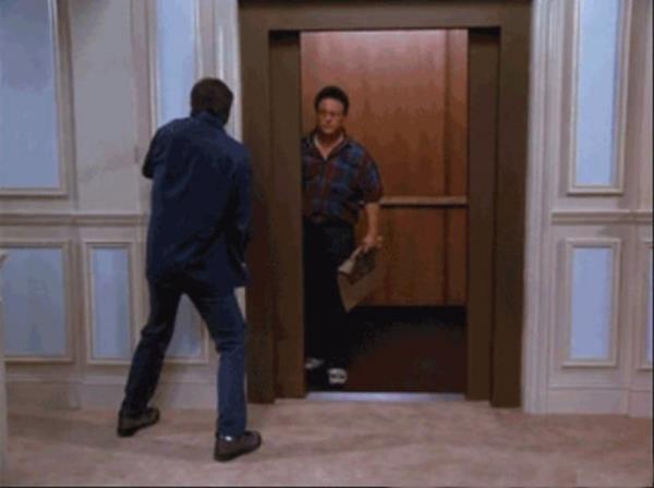 15. Asans�r�n sadece kendilerine tahsis edildi�ini zanneden plaza bencilleri...