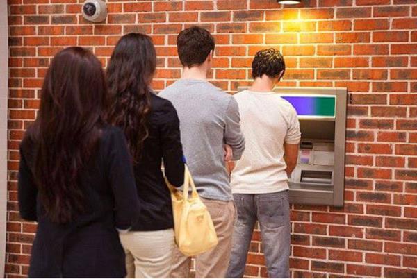 1. ATM'deki i�i asgari 15 dakika s�ren broker