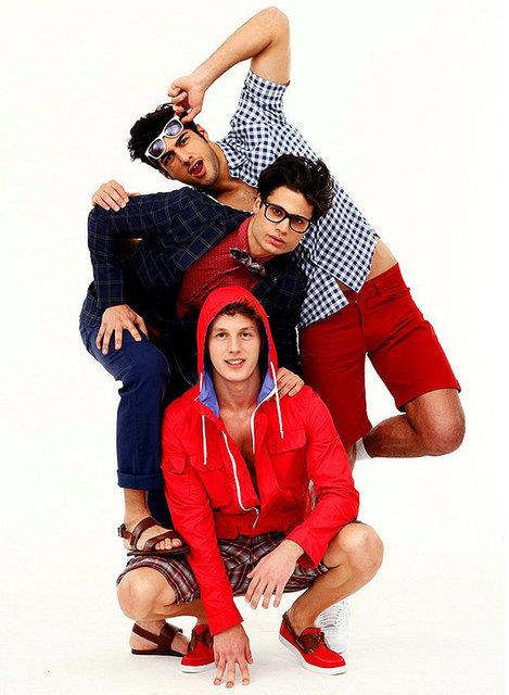 <p><b>15. Kendine yakan giyer ama sadece kz arkada yanndayken.</b></p>   Kz arkada yannda yokken fazla k olan adam ok gze batar, uykular karr, sinirleri bozar. Gerek var m, bizce yok...!