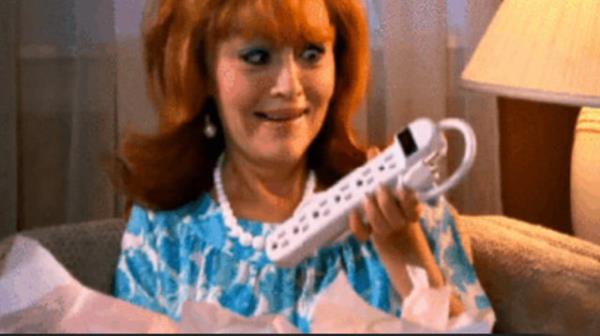 Hediye dediin iinden geldii zaman verilmeli, sadece zel gnleri beklersek senede 3' 5'i gemez. E bunun hesab yaplmasn istiyorsanz rakam arttrn, kadnnz glsn, dnya glsn.