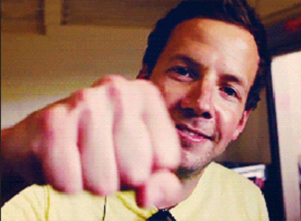 Kusursuz erkekle byle diyaloglara girilmez. O zaten plan yapm, yeri ayarlam, yemek sipariini vermitir.