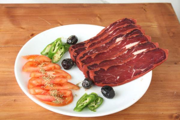 Yani her yz kiiden 5'i barsak kanserine yakalanmaktadr. ayet gnde 50 gram ilenmi et rn tketilirse; risk yzde 21 artarak, 5 kii yerine 6 kii barsak kanseri olacaktr.