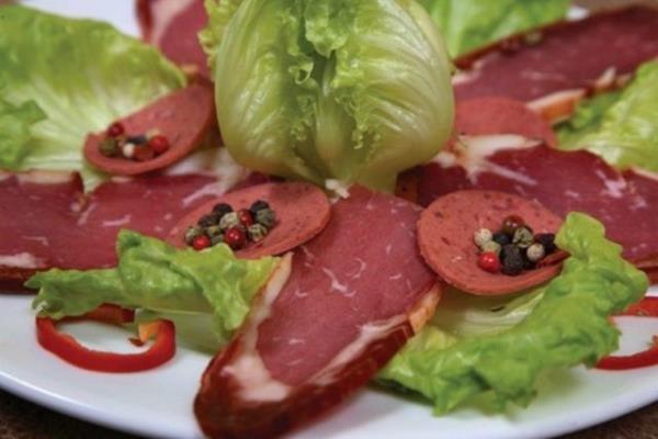 Baz rnlerde kullanlan sentetik gda boyalar ocuklarda hiperaktiviteyi artrc etki gsterebiliyor. Onlarn damak zevkini doal gdalara altrmamz lazm.