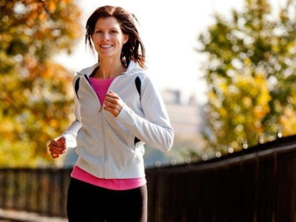 <b>Fiziksel aktivite:</b> Sedanter yaam sren kiilerde, hipertansiyon gelime riski, dzenli fiziksel aktivitesi olanlara gre, %20-50 daha fazladr.