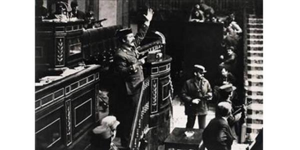 <p><b>1981 Manuel Prez Barriopedro, spanya</b></p>    dll kare, Albay Molina ve askeri polisin spanya Parlamentosu'nu rehin ald 23 ubat 1981'de ekildi. Rutin bir parlamento gn yaayacan zanneden spanyol fotoraf filmleri ayakkabsnda saklad...