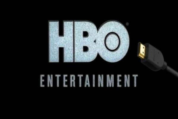 George R. R. Martin'in roman en ok satanlar listesine girdiinde, bir ok ismi duyulmu irket film haklarn satn almak iin Martin ile irtibata geti. Buna ramen Martin bu kitabn bir film yerine diziye dntrlmesinin daha iyi olacan dnyordu. Bu yzden menajerine romann haklarnn HBO firmasna verilmesini syledi.