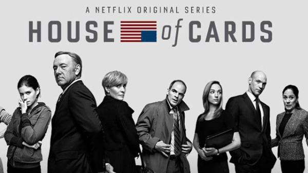 <p><b>13-House of Cards</b></p>  Gerek konusuyla, gerek Kevin Spacey'in muhteem oyunculuu ile gayet severek izleyeceiniz baarl bir yapt.