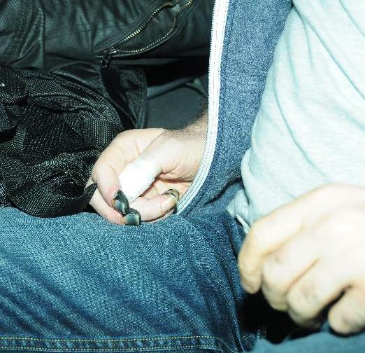 <p><b>PARMAKTA SYAHLIK NORMAL</b></p>    Prof. Dr. Murat Emanetolu, parmaklarnn kesilebilecei ynnde haberler kan Nejat ler'in durumuyla ilgili unlar syledi: "Septik oktan ve dolam bozukluundan kaynaklanan bu tr siyahlklar olmas normal. Byk ihtimalle iki ay iinde iyileir. Ancak fizik tedavi grmesi gerekecektir."