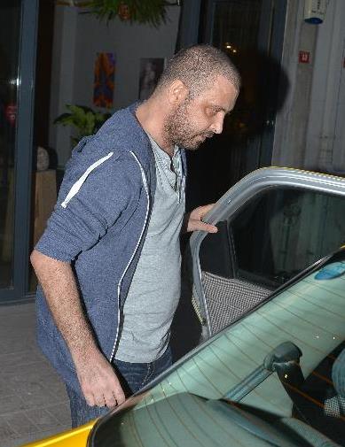 <p>Nejat ler taburcu olmu ve White Mille gelmi.</p>  Her zamanki meknnda, arkadalaryla bulumu.