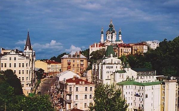 <p><b>13. En hzl azalan ulus - Ukrayna</b></p>  Nfustaki yllk doal azalma %0,8 olan Ukrayna'nn bugn ile 2050 arasnda nfusunun %30 azalmas beklenmektedir.