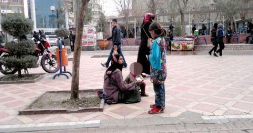 Bu yalca adamn eve gittiinde, ev halkna metro istasyonunda grd ruhsuz bir adama kar fakir, perian bir kadn nasl savunduunu anlatacandan eminim.