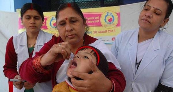 Hindistan'da hemireler ocuk felci alarnn cretsiz olmasn salad. (2014)