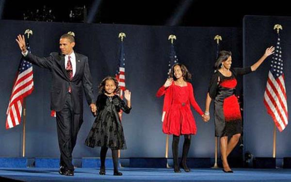 Barack Obama Amerika'nn ilk siyahi bakan oldu. (2009)