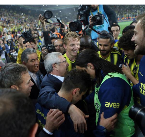 Alper salarn kestirdi saha ortasinda ;))))))) toteme bak