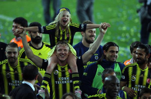 ampiyon oldugunun farknda olmayan fenerliler gryorum.