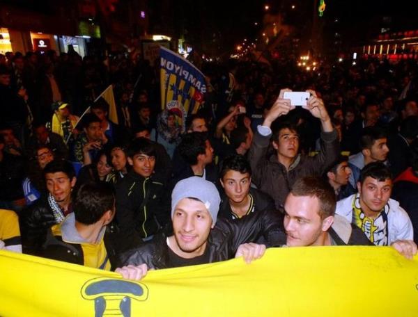 4. yldza 37 mac kaldi! AMPYON FENER!