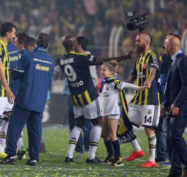 Belki de hi bir ampiyonluumuz bu sezon ki kadar bylesine anlaml olmad. ampiyon Fenerbahe!