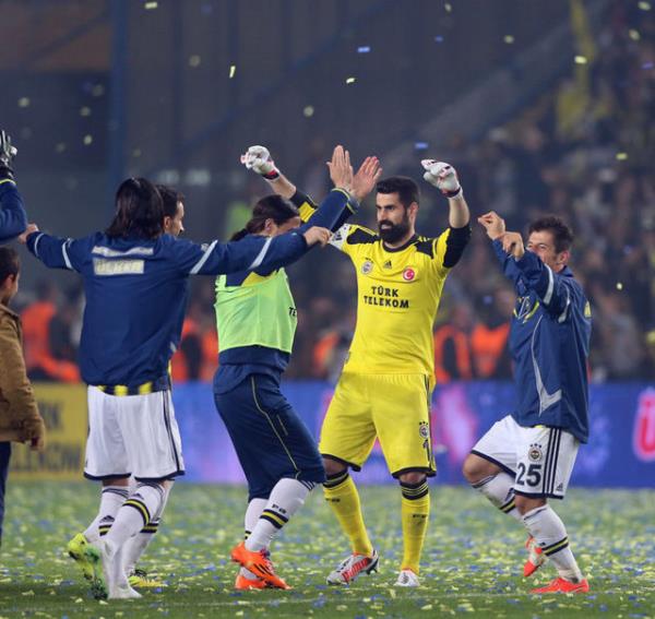 Olsun sizin UEFA kupanz var :(