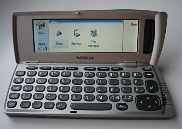 <p><b>Nokia 9210 Communicator</b></p>  k tarihi: 2000