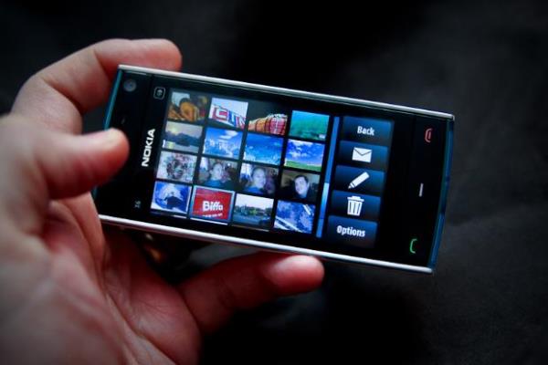 <p><b>Nokia X6</b></p>  k tarihi: 2009