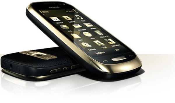 <p><b>Nokia Oro</b></p>  k tarihi: 2011