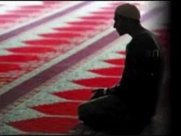 4 - Namaz ayn zamanda gnlk islerde de bir denge unsurudur. Gnlk ilerin plnla-masnda namazn mhim bir yeri vardr.