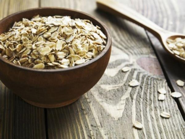 <p><b>Yulaf </b></p>  Liften zengin yulaf, tokluk hissini uzatt ve kolestorolle savat iin ba tacmz. Tabii ekerli olan versiyonlarndan deil, tamamen doal ve katk maddesi iermeyenlerinden bahsediyoruz.