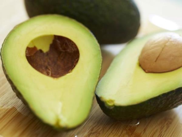 <p><b>Avokado </b></p>  Belki de pek sevmediiniz bu garip meyva, ya yakma konusunda dostunuz.