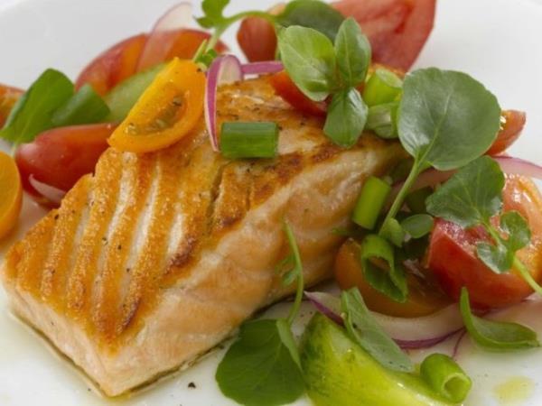 <p><b>Yal balklar </b></p>  Somon gibi yal balklar omega 3 ynnden en zengin besinler arasnda. Omega 3 ise ya yakmak isteyenler iin gerek bir dost. Sofranzda mutlaka bulunmal.