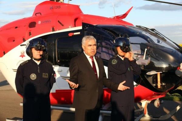 Pilot arkadalarmz gece gr gzlkleri ve kasklaryla birlikte gece de uu yapabilecek kabiliyete sahip olacaklar. Bu helikopterlerle hem ambulans hem de arama kurtarma hizmeti yapabileceiz.