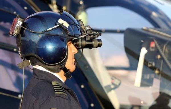 Trk Hava Kurumu'na bal Etimesgut Trkkuu Eitim Merkezi'nde, gece gr drbn ile grev yapacak ilk ambulans helikopter pilotlarnn tantm yapld.