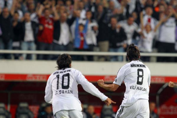 Beikta'n yerine UEFA Avrupa Ligi'nde lkemizi Kasmpaa ve Kayserispor temsil edecek.