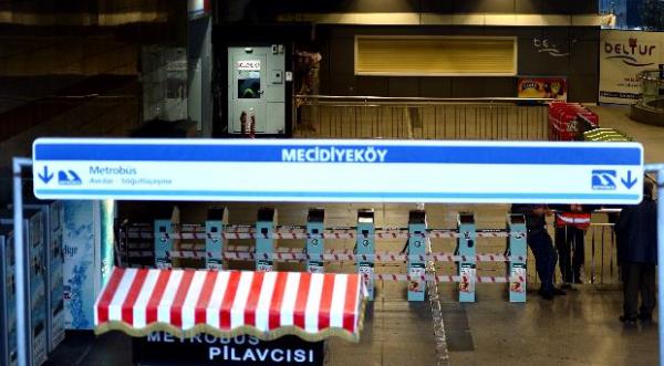 <p>Metrobsn bu grnts baz stanbullular iin rya niteliinde.</p>