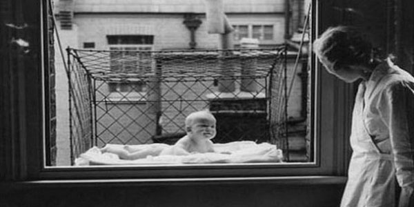 16. Pencerelere monte edilen bebek kafesi