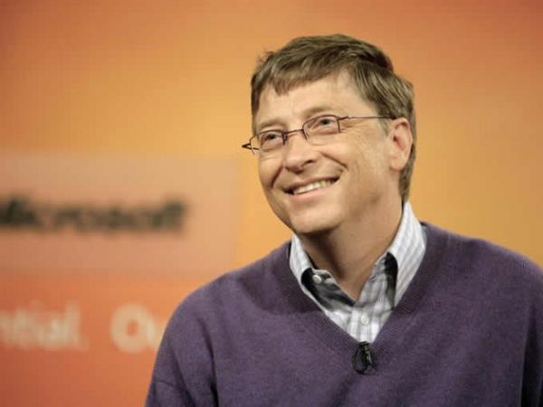 BILL GATES  1955 Seatle doumlu olan bir zamanlarn en zengini ve Microsoft'un sahibi Bill Gates, irket kurmak iin okulunu yarda brakt. Harward niversitesi Hukuk Fakltesi 3. snf rencisi iken, okuduu bir makaleden etkilendi ve okulunu brakt. Paul Allen ile beraber Microsoft isimli bir irket kurarak micro bilgisayarlara yazlm retmeye balayan Bill Gates daha sonra Basic dili, MS - DOs ve Windows iletim sistemleri ile Microsoft'u dnyann en byk yazlm irketi yapt.