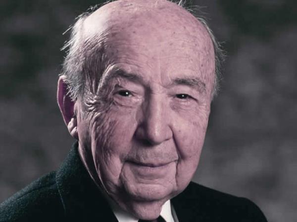 VEHB KO  Trkiye'nin ilk holdingi olan Ko Holding'in kurucusu Vehbi Ko'da renimini yarda brakan i adamlarndan. 1901'de Ankara'da doan Vehbi Ko, lise renimini yarda brakarak 16 yanda Ankara'da kk bir bakkal dkkan at. Ankara'nn bakent olmas ile yap sektrne girerek ilerini byten Ko, 1928'de Trkiye'nin en by olacak Ko Holding'in temellerini att.
