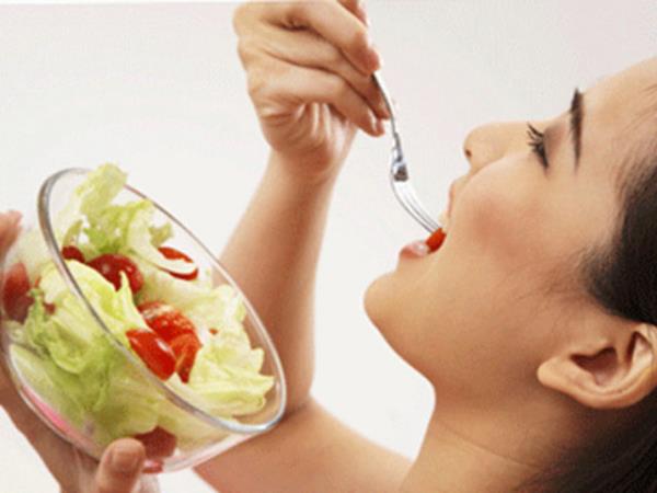 Ancak bu soslarda kullanlan malzemelere gre ciddi kalori fazlal yaratabilir. rnein beyaz soslarda; mayonez fazlal, yeil soslarda zeytinya fazlal, sar soslarda ise hardal ve mayonez fazlalna bal ciddi kalori alm ortaya kar.