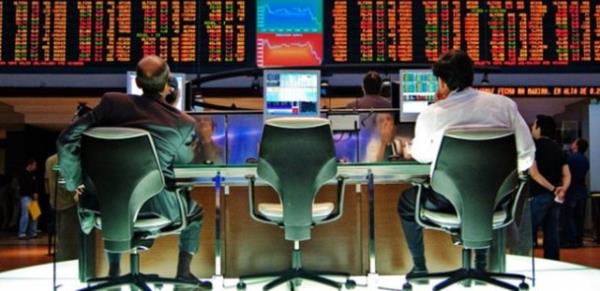 Kimileri ise baarl irketleri bnyelerine katyor; daha da nemlisi gelecek vaat ettiini dndkleri yeni irketleri satn alyor ve bunlar ileride milyon dolarlar ediyor.Borsada parlayacak hisseleri alp satmak da baka yntem.