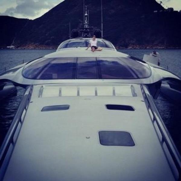 Etraf kolaan ediyorum