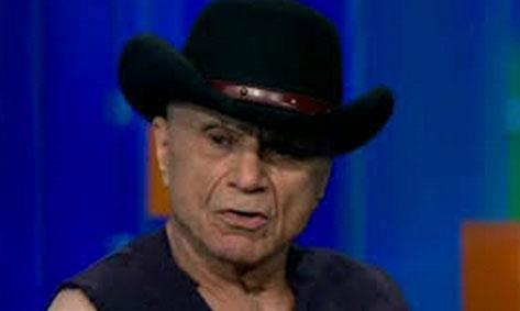 Hatta birinci dereceden cinayetle yargland. Ancak beraat etti.