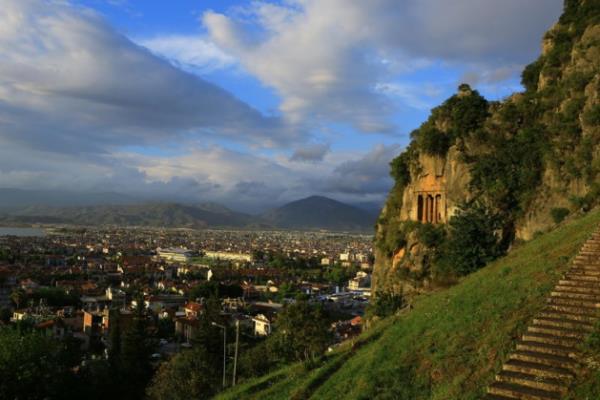 "Bakanlk ok byk destek veriyor" Trkiye'deki arkeolojik kazlarn Avrupa lkelerindeki gibi desteklendiini ve kstl btesine ramen kazlara Kltr ve Turizm Bakanl'nn byk destek verdiine vurgu yapan Diler, yle konutu: