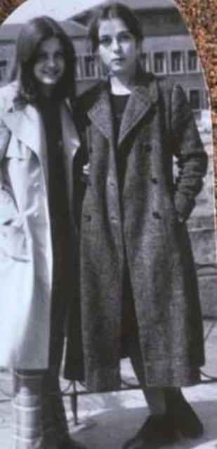 Zuhal Olcay ve Derya Baykal.