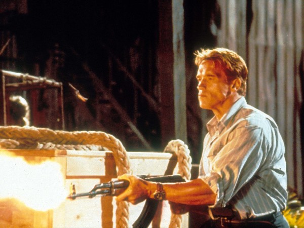 The Terminator (Terminatr), Total Recall (Geree ar), True Lies (Gerek Yalanlar) ve Last Action Hero (Son Kahraman) gibi filmlerdeki rolleriyle Arnold Schwarzenegger doksanl yllar boyunca aksiyon filmlerinin kas yn kahraman olarak ne kmt.